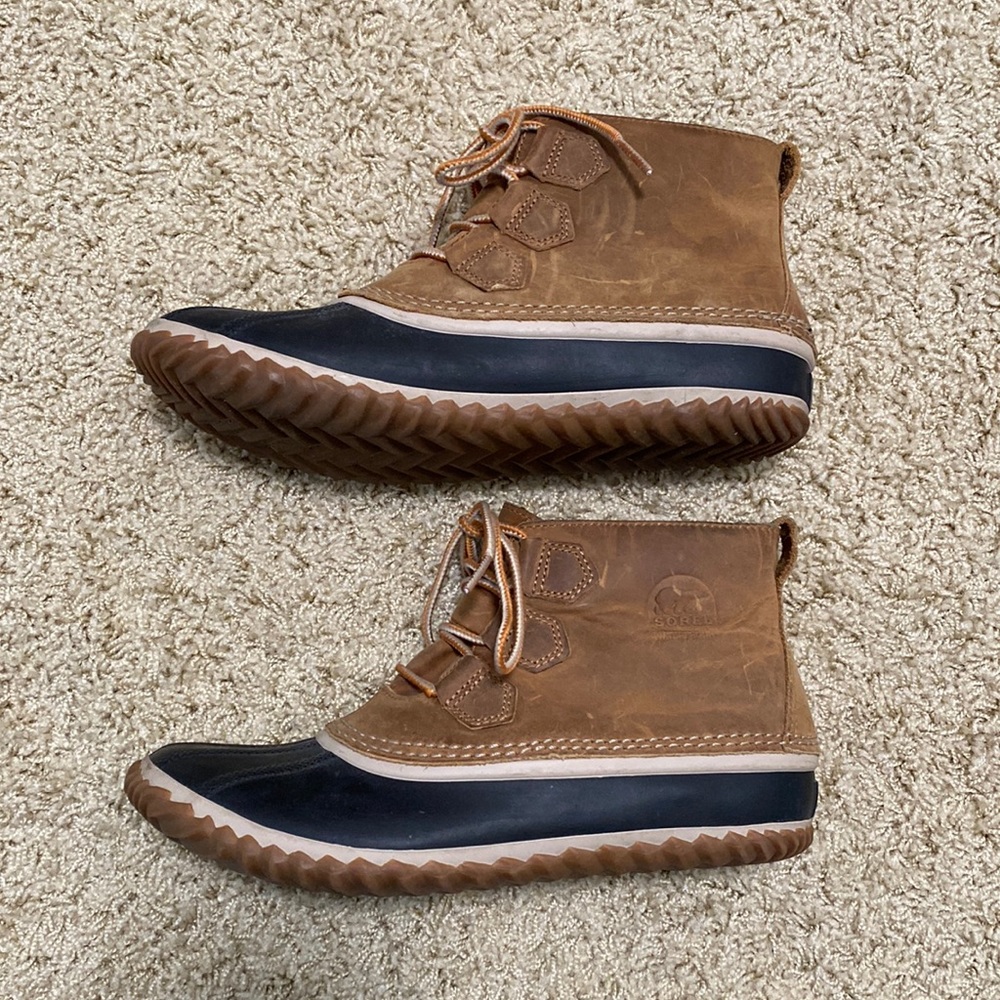 Sorel Out N About Leather Duck Boots